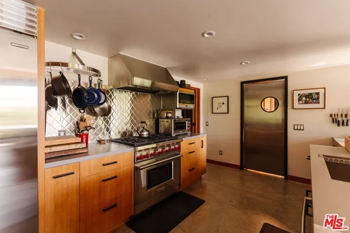 20605 Cheney Drive, Topanga, California 90290