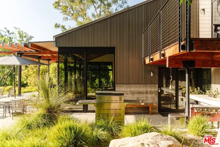 20605 Cheney Drive, Topanga, California 90290