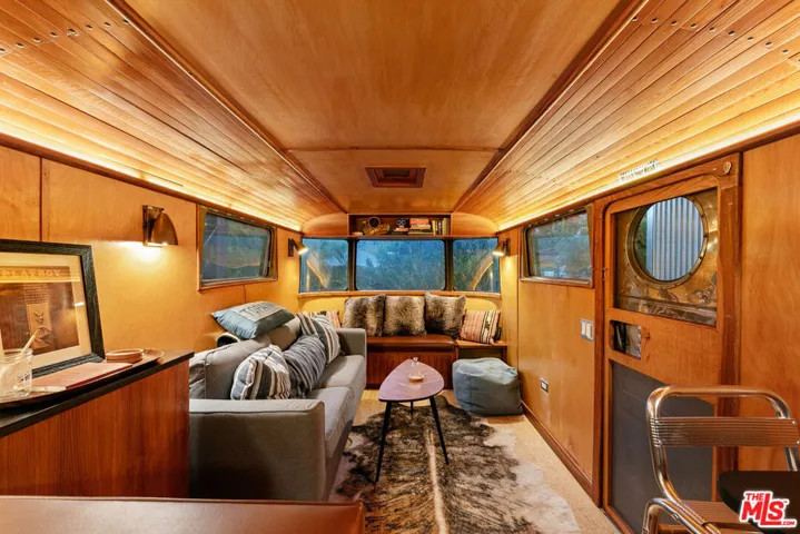 20605 Cheney Drive, Topanga, California 90290
