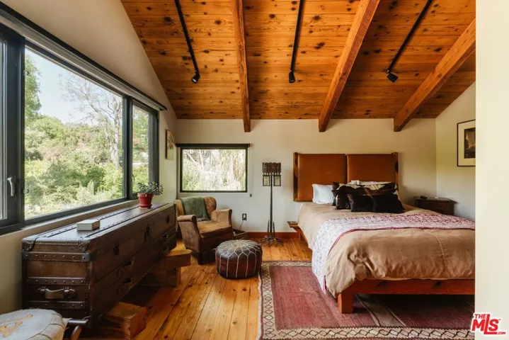 20605 Cheney Drive, Topanga, California 90290