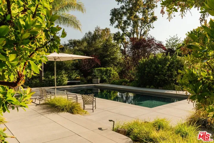 20605 Cheney Drive, Topanga, California 90290