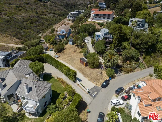3006 Sequit Drive, Malibu, California 90265