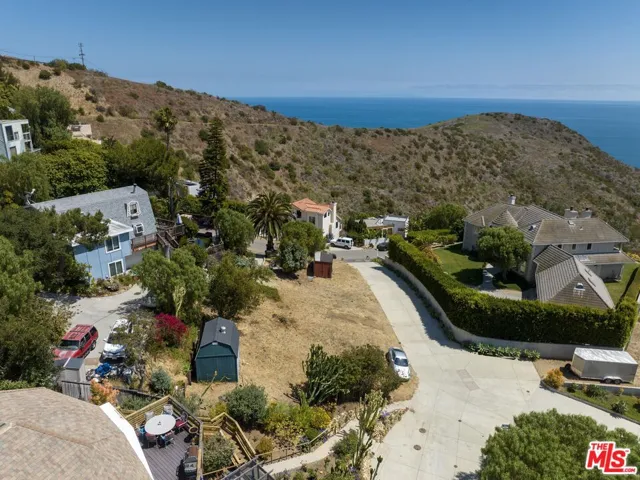 3006 Sequit Drive, Malibu, California 90265