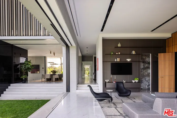 11005 Bellagio Place, Los Angeles, California 90077