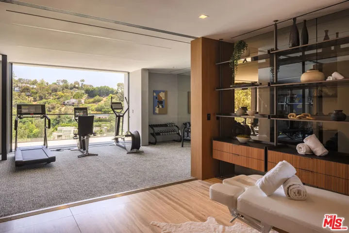 11005 Bellagio Place, Los Angeles, California 90077