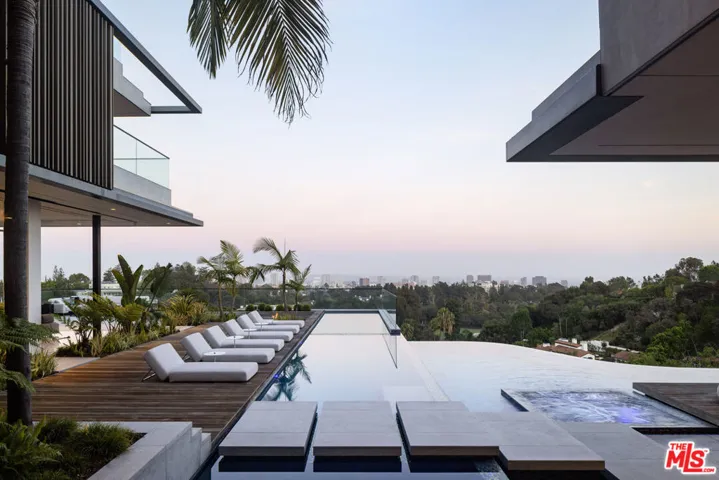 11005 Bellagio Place, Los Angeles, California 90077
