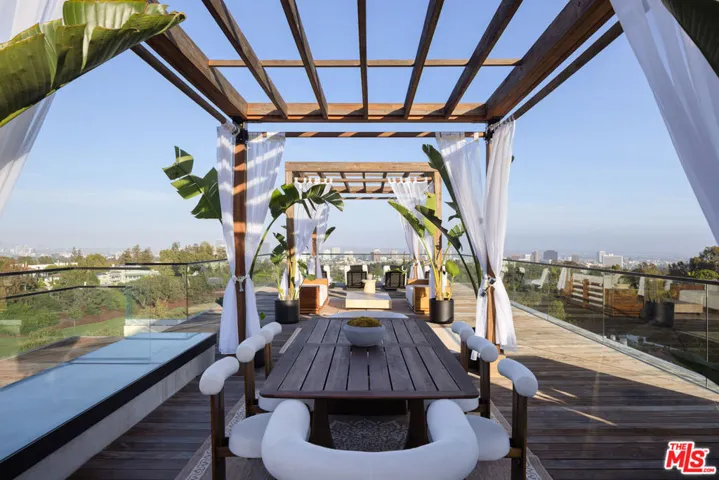 11005 Bellagio Place, Los Angeles, California 90077