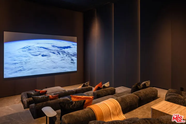 11005 Bellagio Place, Los Angeles, California 90077