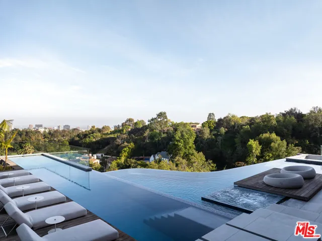 11005 Bellagio Place, Los Angeles, California 90077