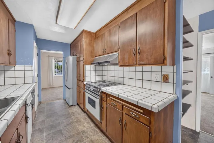 8431 Wayland Lane, Gilroy, California 95020