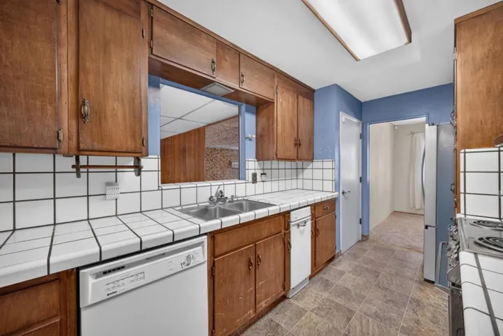 8431 Wayland Lane, Gilroy, California 95020