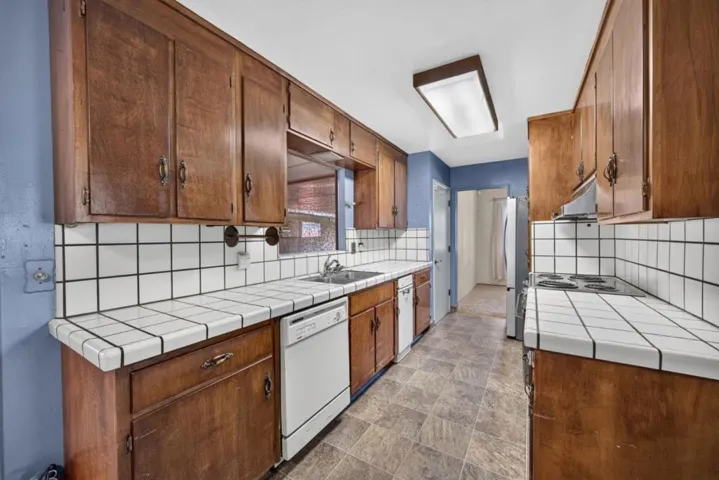 8431 Wayland Lane, Gilroy, California 95020