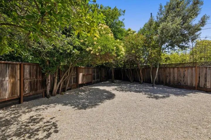 852 Ross Court, Palo Alto, California 94303