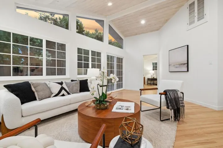 852 Ross Court, Palo Alto, California 94303
