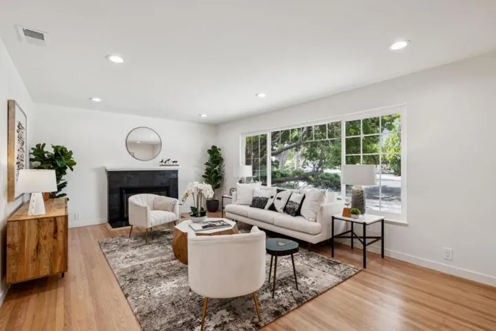 852 Ross Court, Palo Alto, California 94303