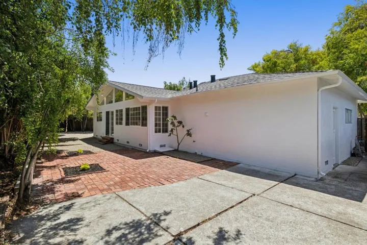 852 Ross Court, Palo Alto, California 94303