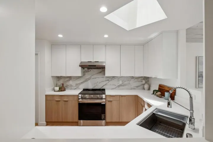852 Ross Court, Palo Alto, California 94303