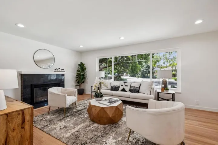 852 Ross Court, Palo Alto, California 94303