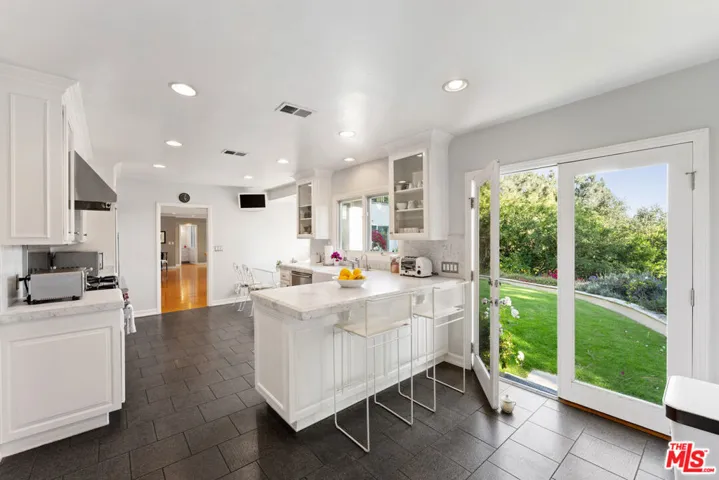 12750 Mulholland Drive, Beverly Hills, California 90210
