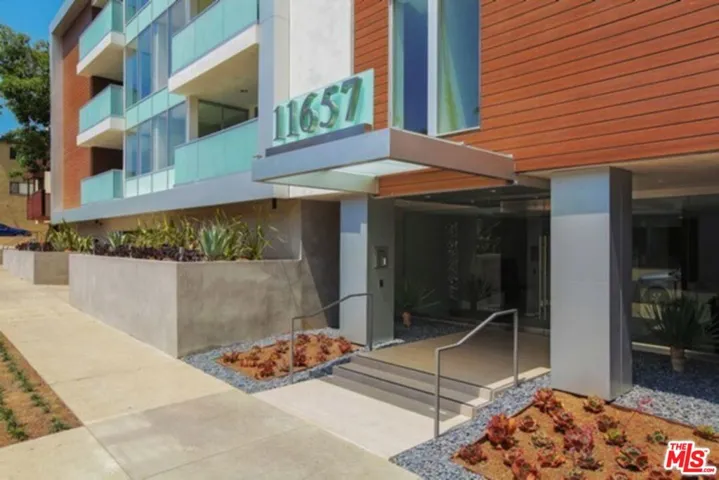 11657 Chenault Street 105, Los Angeles, California 90049