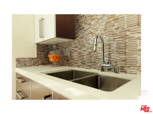 11657 Chenault Street 105, Los Angeles, California 90049