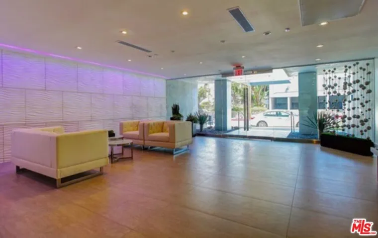 11657 Chenault Street 105, Los Angeles, California 90049