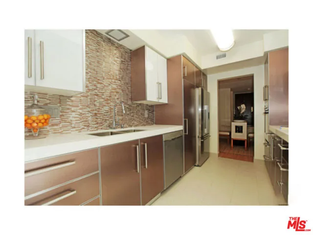 11657 Chenault Street 105, Los Angeles, California 90049