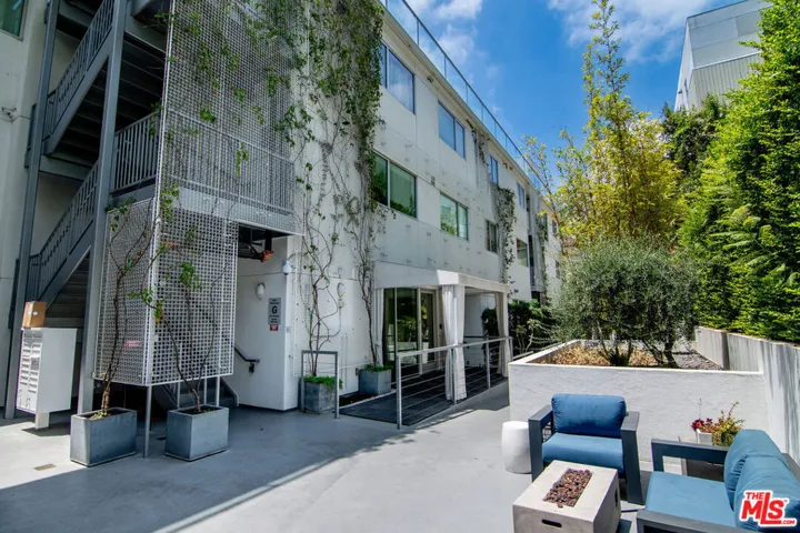 1345 N Havenhurst Drive 4, West Hollywood, California 90046