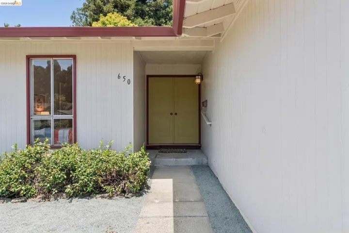 650 Marlesta Rd, Pinole, California 94564-2643