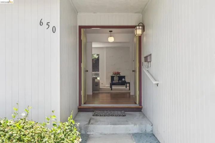 650 Marlesta Rd, Pinole, California 94564-2643