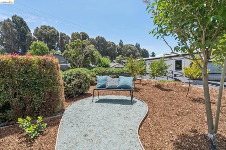 650 Marlesta Rd, Pinole, California 94564-2643