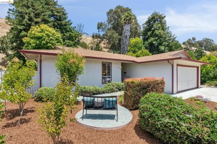 650 Marlesta Rd, Pinole, California 94564-2643