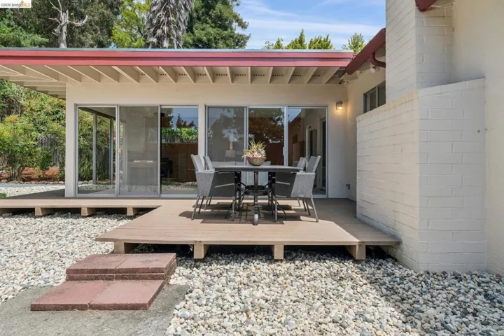 650 Marlesta Rd, Pinole, California 94564-2643