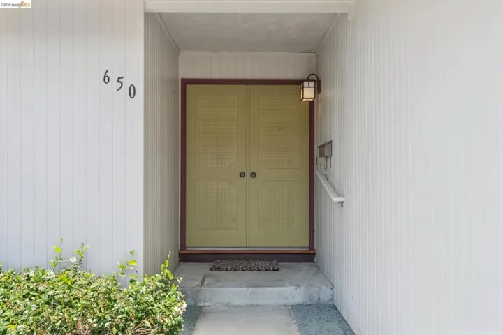650 Marlesta Rd, Pinole, California 94564-2643