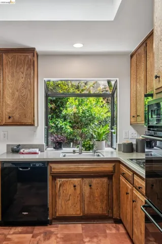 650 Marlesta Rd, Pinole, California 94564-2643