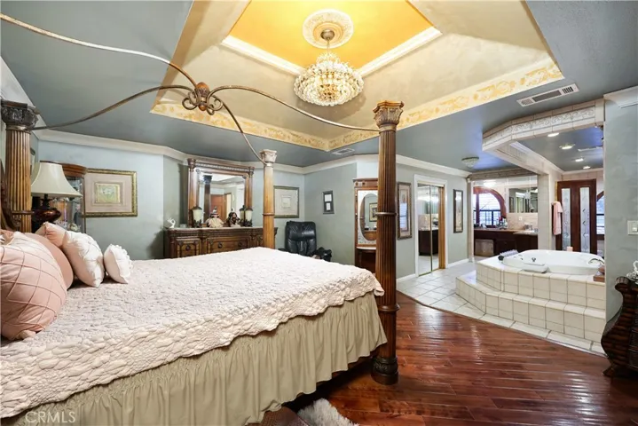Primary suite