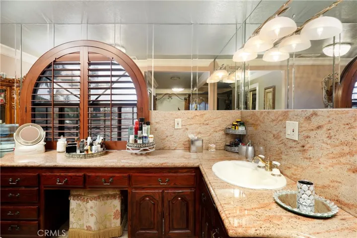 Primary suite
