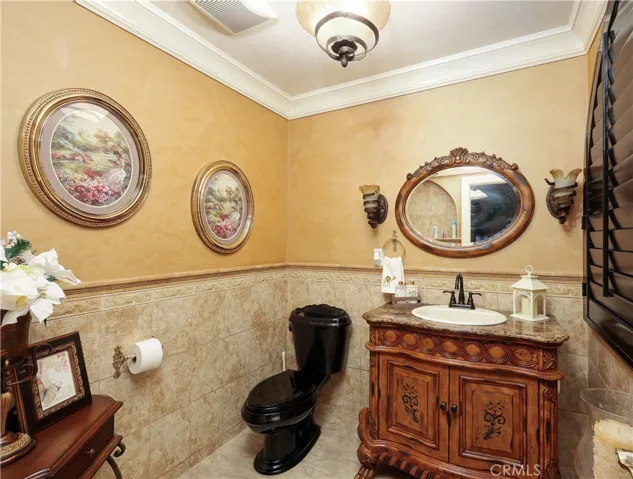 2nd Bathroom near living room