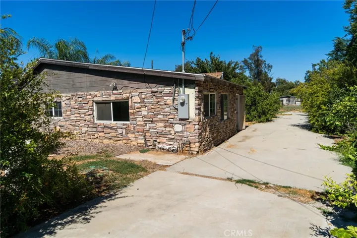 6594 Smith, Jurupa Valley, California 91752