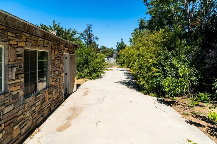 6594 Smith, Jurupa Valley, California 91752