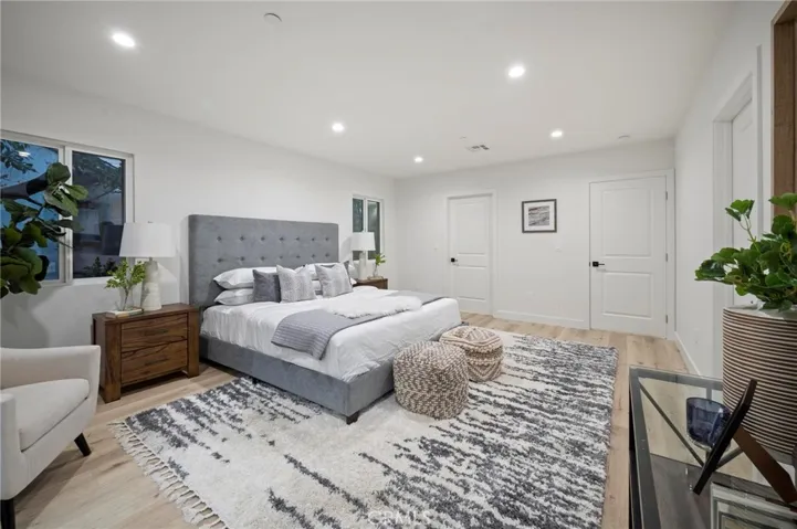5865 Tobias Avenue, Sherman Oaks, California 91411