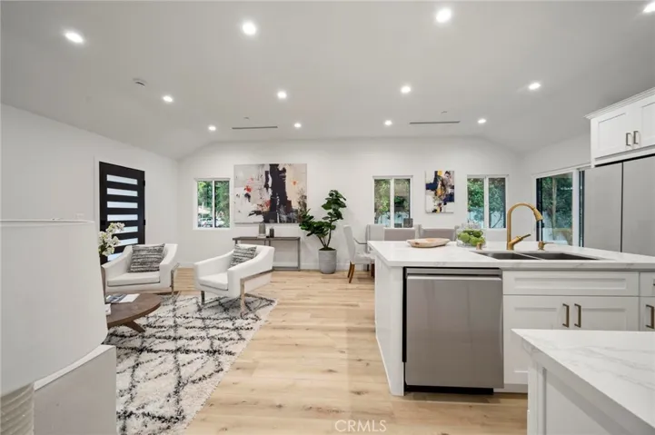 5865 Tobias Avenue, Sherman Oaks, California 91411