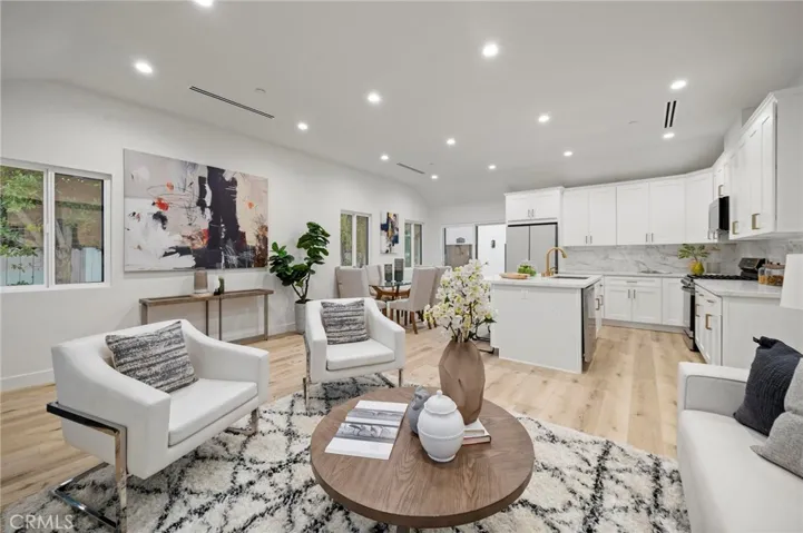 5865 Tobias Avenue, Sherman Oaks, California 91411