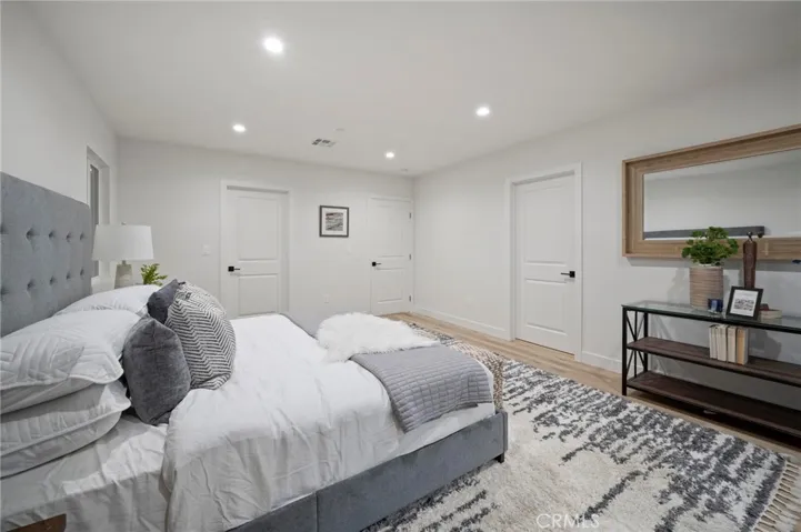 5865 Tobias Avenue, Sherman Oaks, California 91411