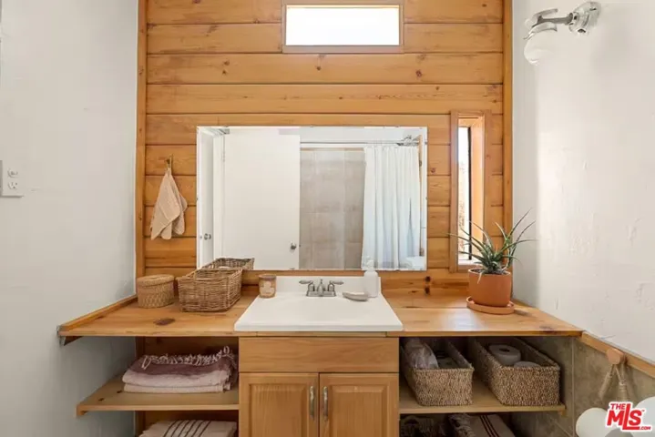 6036 Chula Vista Avenue, Yucca Valley, California 92284