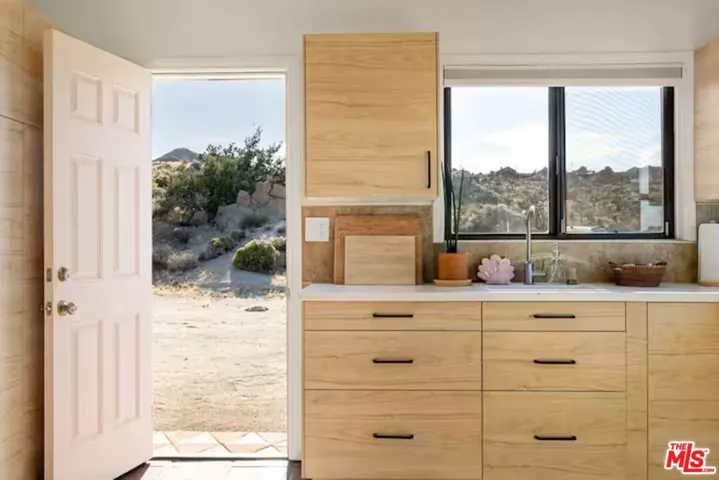 6036 Chula Vista Avenue, Yucca Valley, California 92284