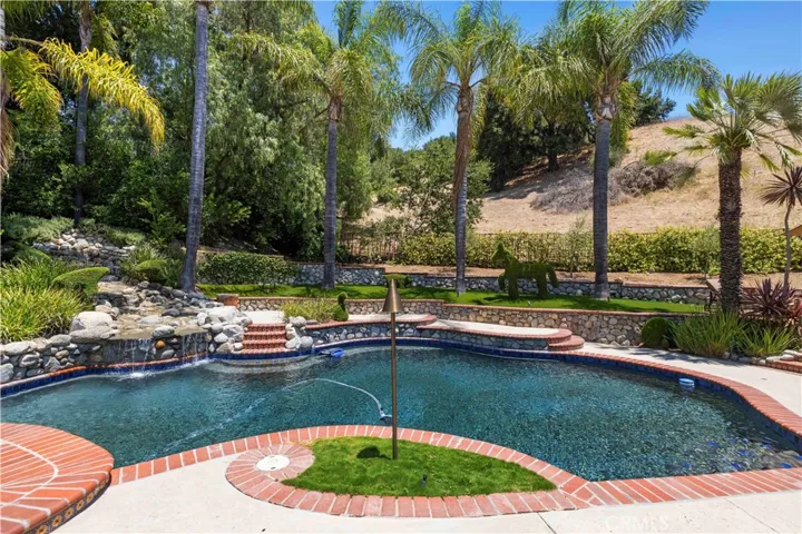 3728 Park Colony Court, Agoura Hills, California 91301