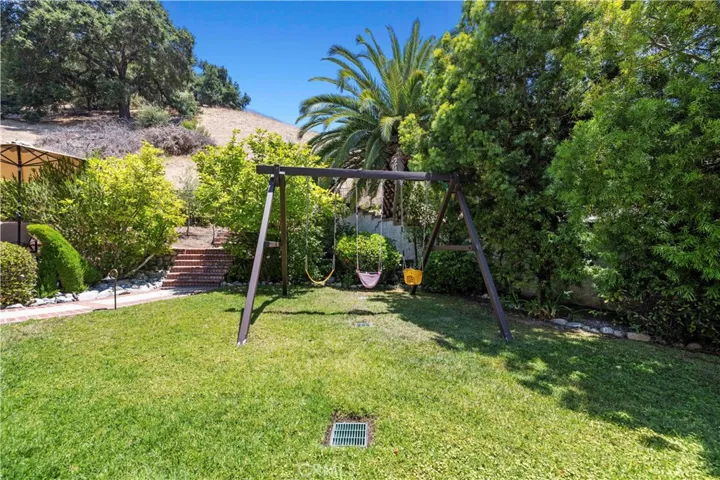 3728 Park Colony Court, Agoura Hills, California 91301