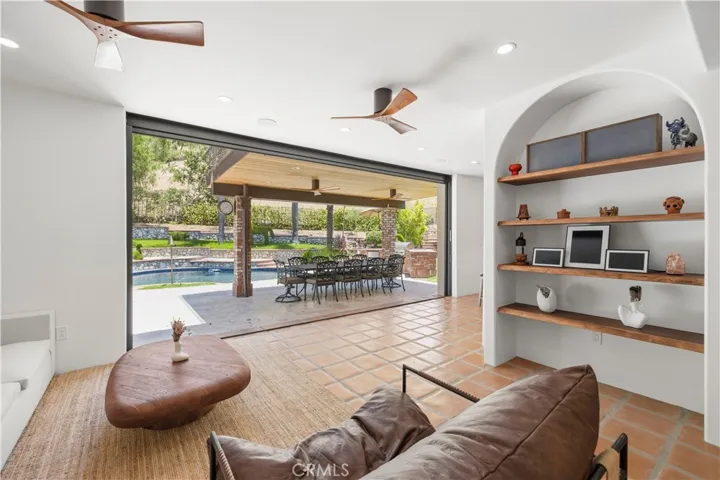 3728 Park Colony Court, Agoura Hills, California 91301