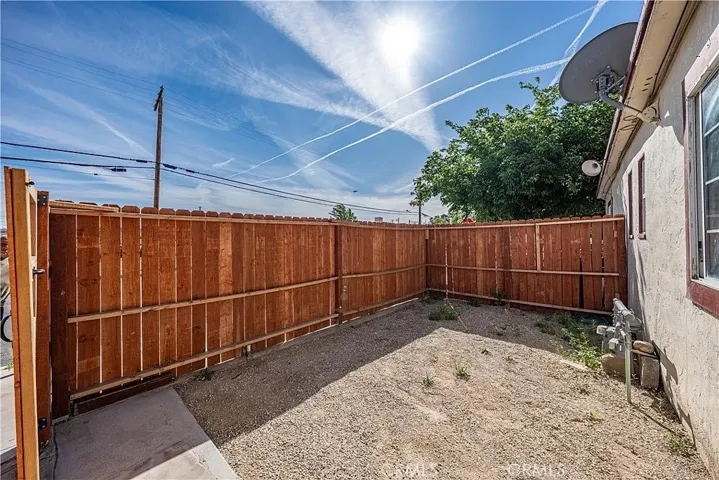 15548 8th, Victorville, California 92395
